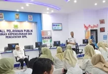 Program Go to School Disdukcapil Pinrang Sasar Pelajar SMK Negeri 4 Pinrang, Pastikan Siswa Usia 17 Tahun Miliki e-KTP