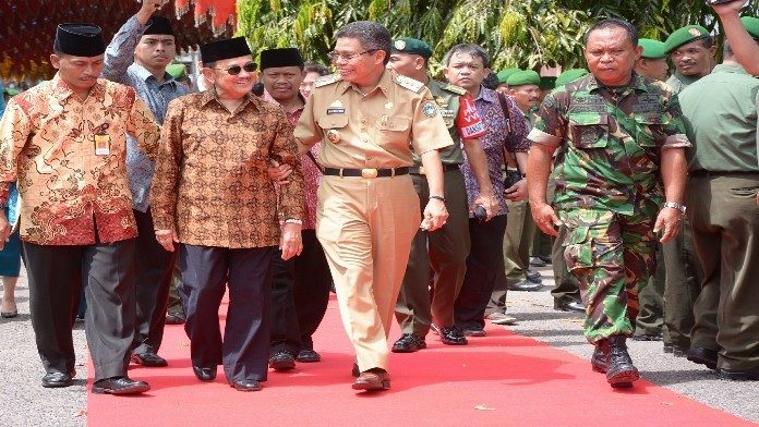 Taufan habibie-696x392-696x392