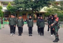 Babinsa Koramil 1405-01/Ujung Berikan Pelatihan PBB kepada Siswa SMP Negeri 1 Parepare