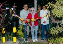 Andi Ina Kartika Sari Resmikan Videotron di Tugu Payung, Kabupaten Barru Hadirkan Media Informasi Publik Modern