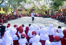 Andi Ina Bangkitkan Semangat Nasionalisme Anak Dengan Menyerukan Ucapkan Terima Kasih Presiden Makan Bergizi Gratisnya